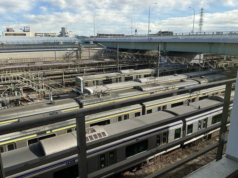 幕張本郷 コンコース窓からの風景
