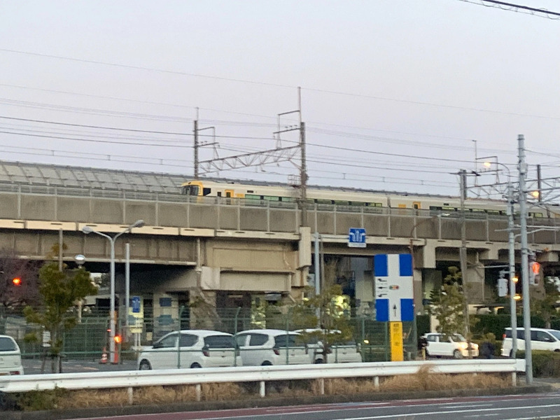 浜町中央公園から見える電車