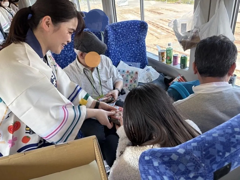 まんぷくトレイン車内画像