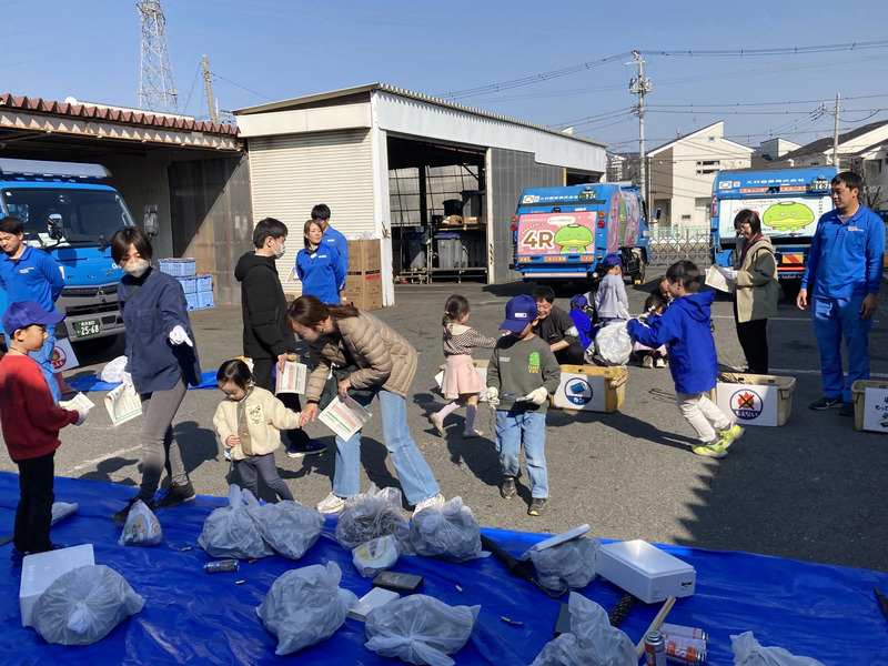 ごみの分別収集の様子