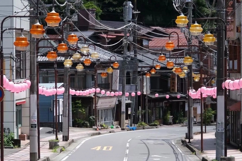 湯河原温泉街の街並み