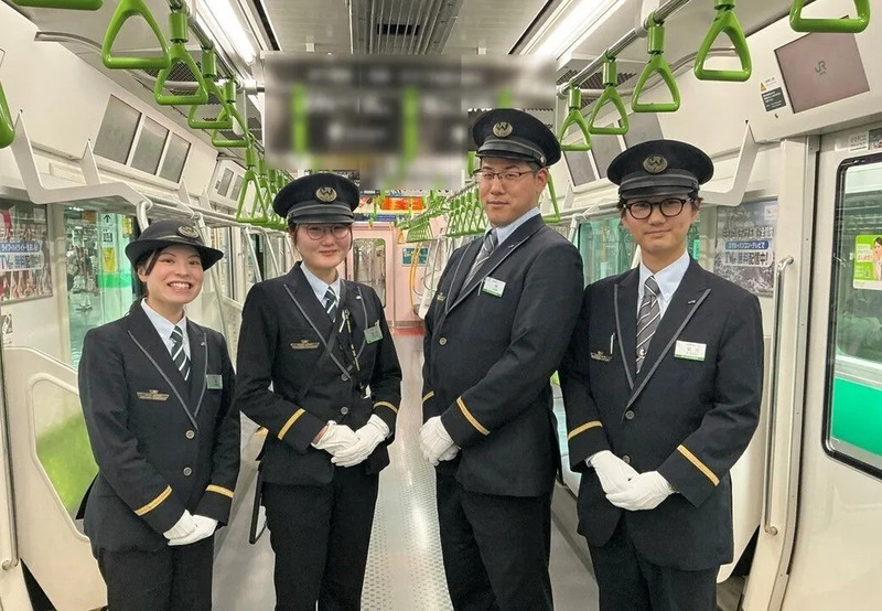 第8回「東京まるっと山手線」の車内放送を担当した現役乗務員と駅社員