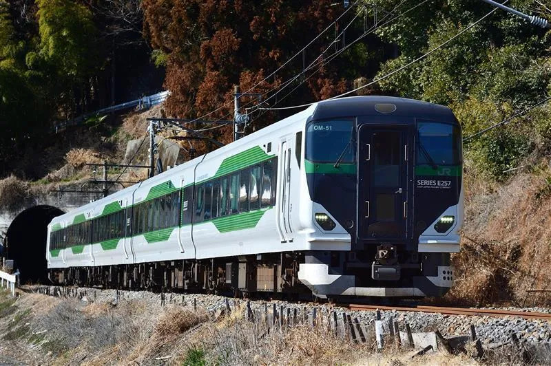 使用車両：E257系（予定）