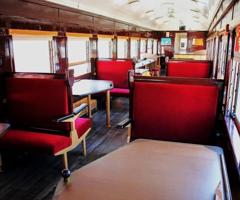 昭和レトロな旧型客車とラウンジカーの魅力