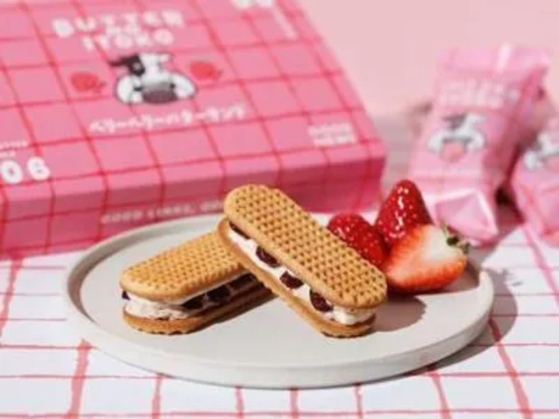 いとこのフルーツバターサンド あまりんのベリーベリーバターサンドのパッケージと断面