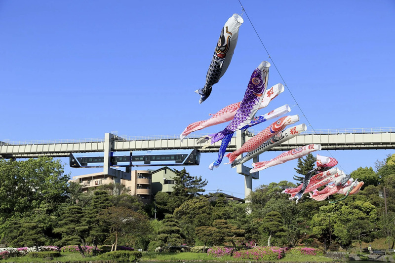 千葉都市モノレールと千葉公園