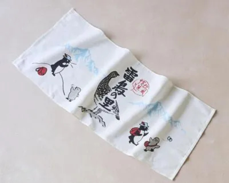 Suicaのペンギンデザインがあしらわれた缶容器の外観