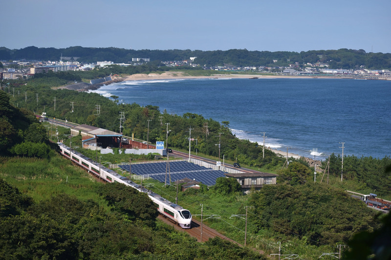 海沿いを走行する常磐線