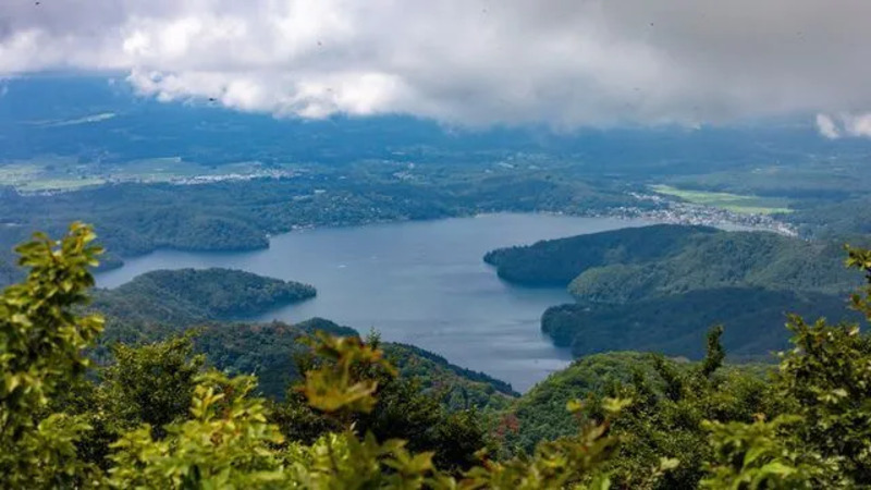 避暑地サイクリング,斑尾山頂から眺める野尻湖