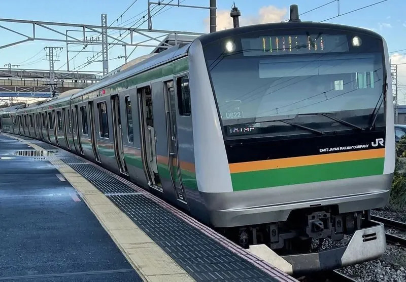 東海道線E233系