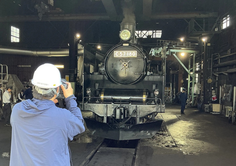 「SL C57 180」と参加者