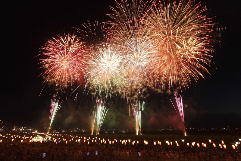 五所川原花火大会-水と光と音の祭典-
