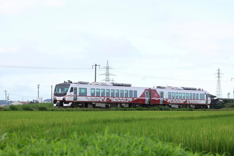 田園風景を走るひなび