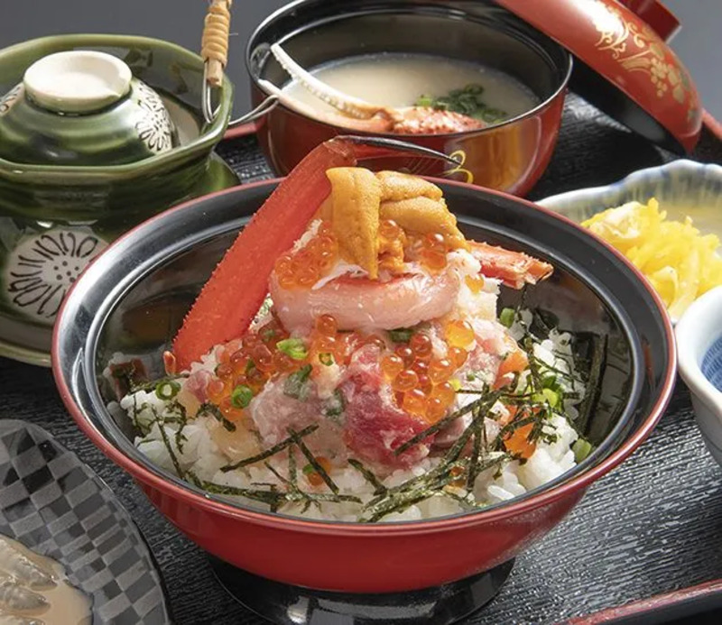 地魚と新潟和牛 壱勢 特上越佐丼