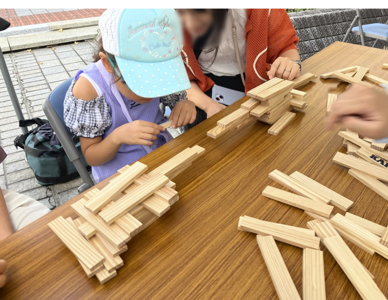 積み木で橋づくりに挑戦しよう,盛岡駅まつり2026