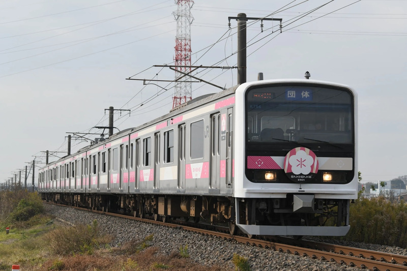 栗の秋さんぽ号として運行するE501系5両編成の外観イメージ