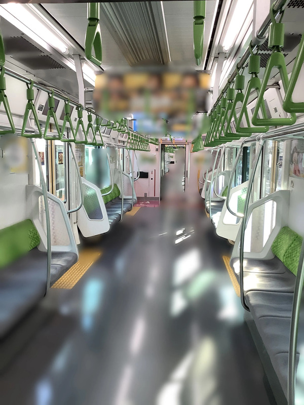 山手線の車内