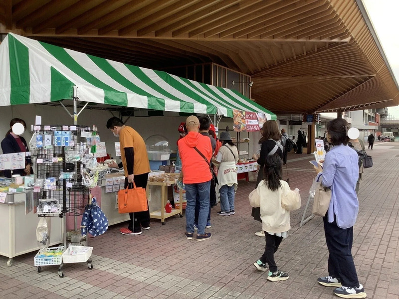 西口広場