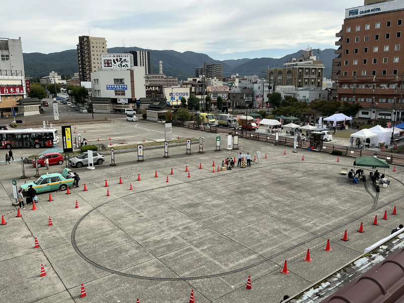 ▲「ミニSL」駅前特設コース