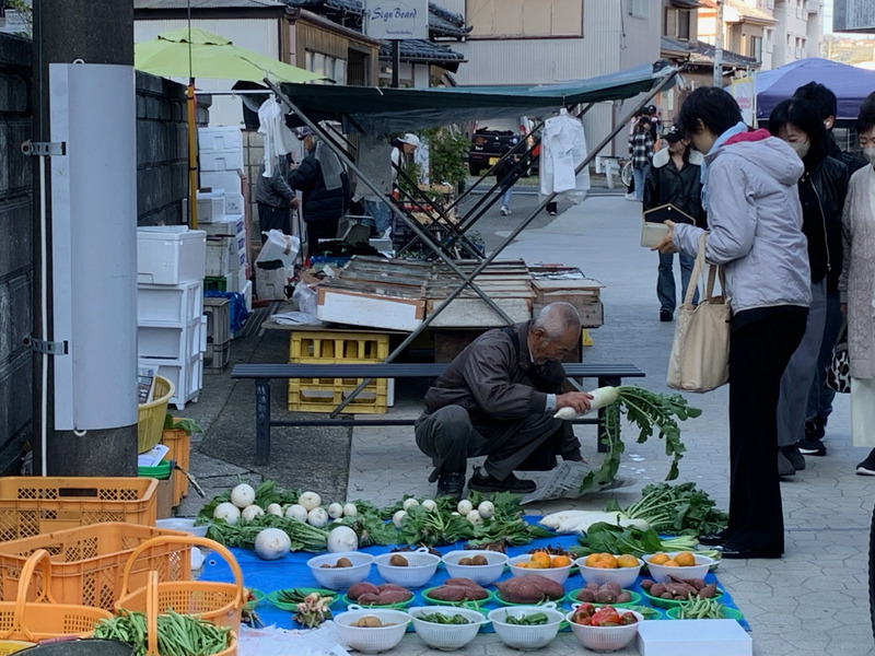 勝浦朝市