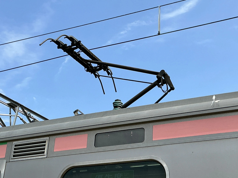 E129系電車のパンタグラフ