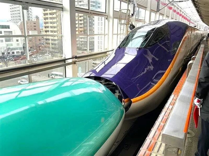 福島駅 やまびこ・つばさ連結