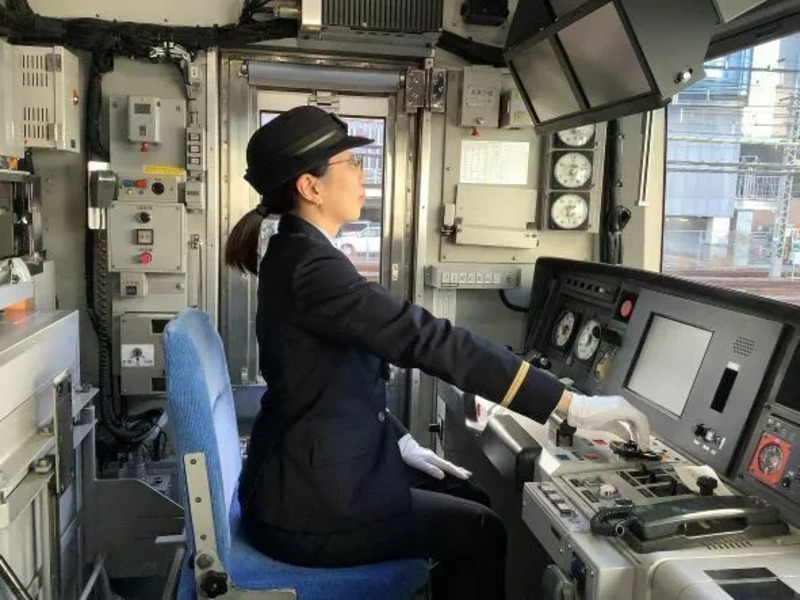 ネットで注文 八高・川越線の車両を独り占め！カスタム写真撮影＆乗務員体験 コレクション
