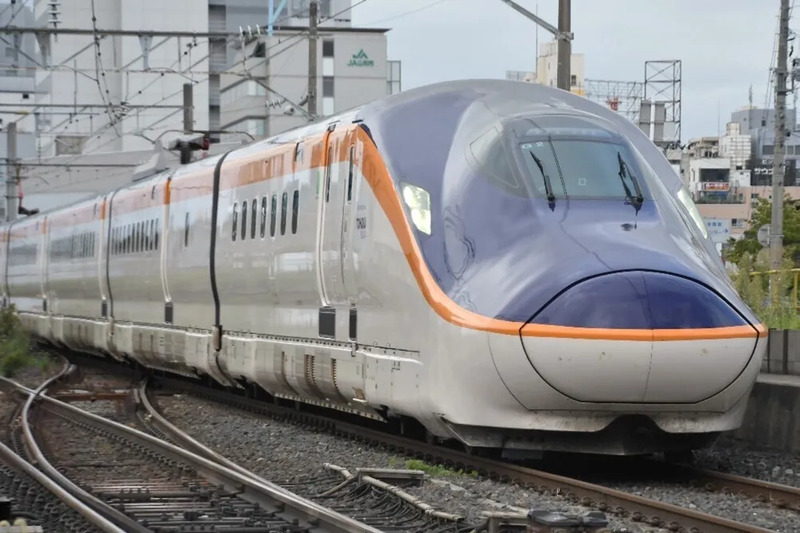 当日券発売決定！】山形新幹線E8系の回送列車に乗って車両基地に行こう