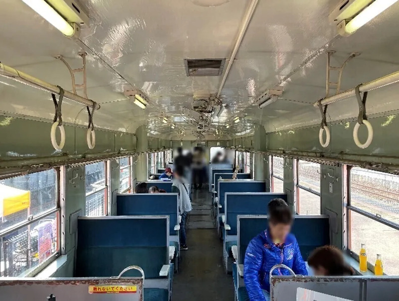 鉄道   網棚   キハ8257  座席番号22 鉄道 網棚 キハ8257 座席番号22 - メルカリ