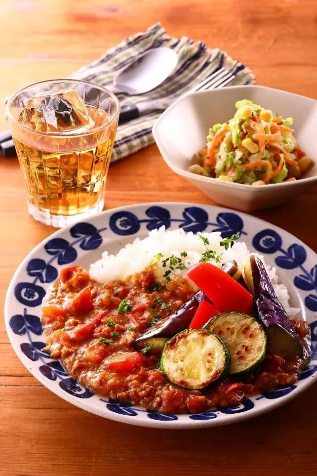 器に温かいご飯を盛り、④をかける。