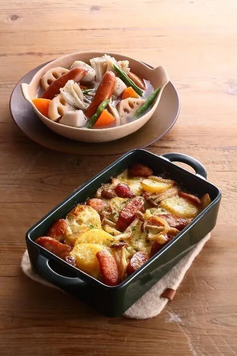 ③に混ぜ合わせたAを回しかけ、チーズを散らす。トースターで5～8分、焼き色がつくまで焼き、パセリを散らす。