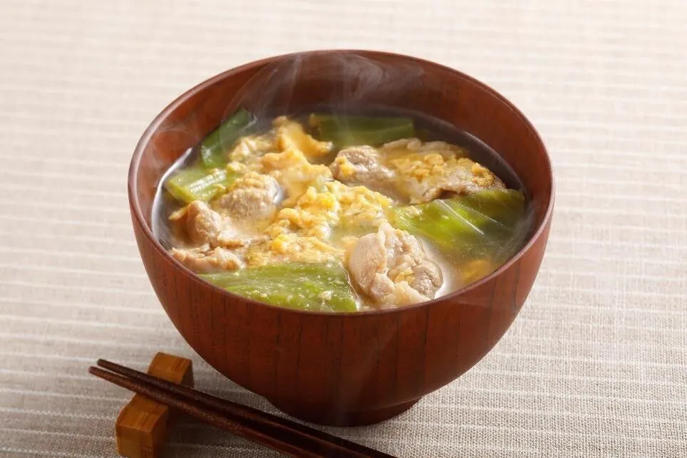 溶いた卵を回し入れ、ふんわりとしたら火を止める。