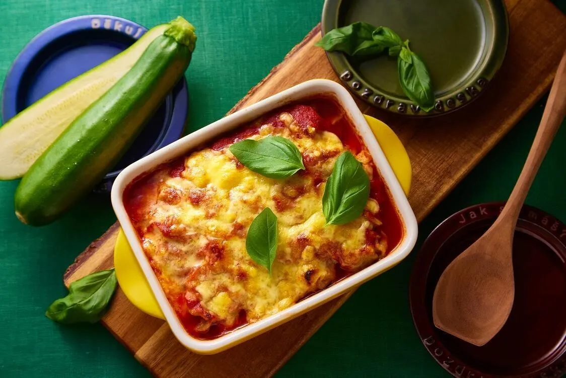 バジルを散らす。