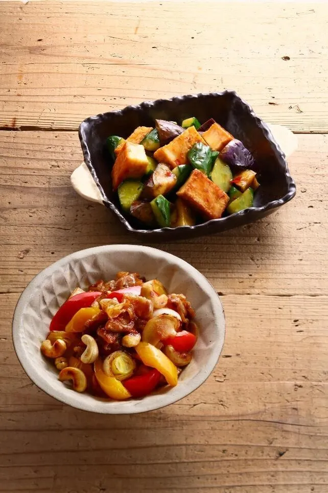 フライパンにごま油を熱し、カシューナッツを炒める。①を入れて豚肉の色が変わるまで炒め、②を加えて炒め合わせ、Bで調味する。