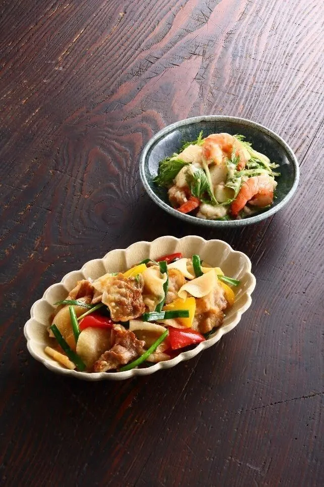 ボウルに②、水菜を入れ、ごまドレッシングで和える。