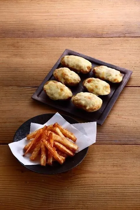 混ぜ合わせたAとチーズを①にのせ、耐熱性の器に並べる。オーブントースターでこんがりと焼く。