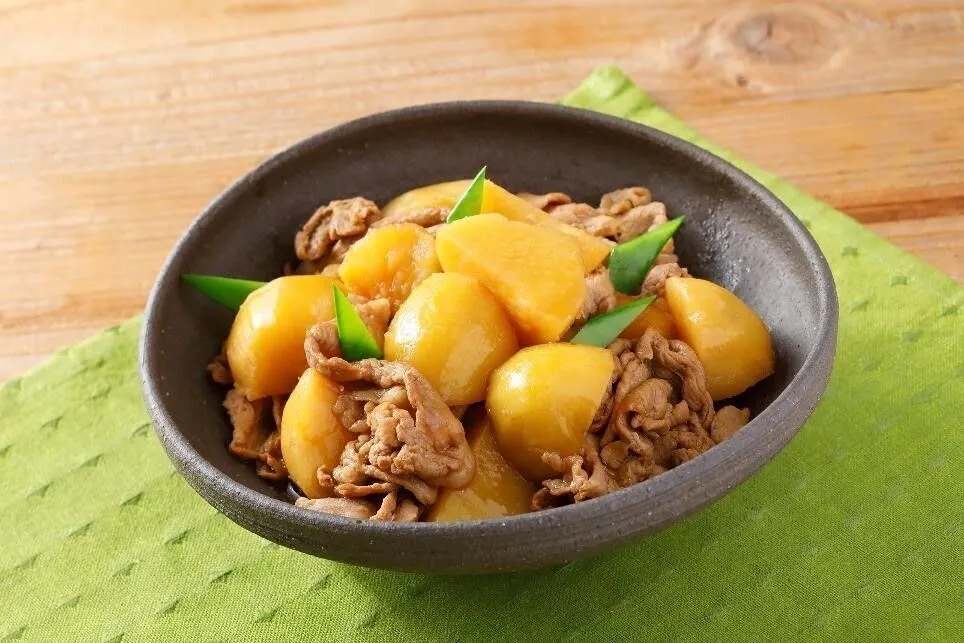 器に盛り、ゆでた絹さやを散らす。