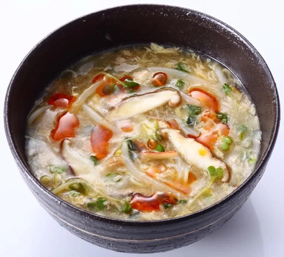 器によそい、お好みでラー油をかける。