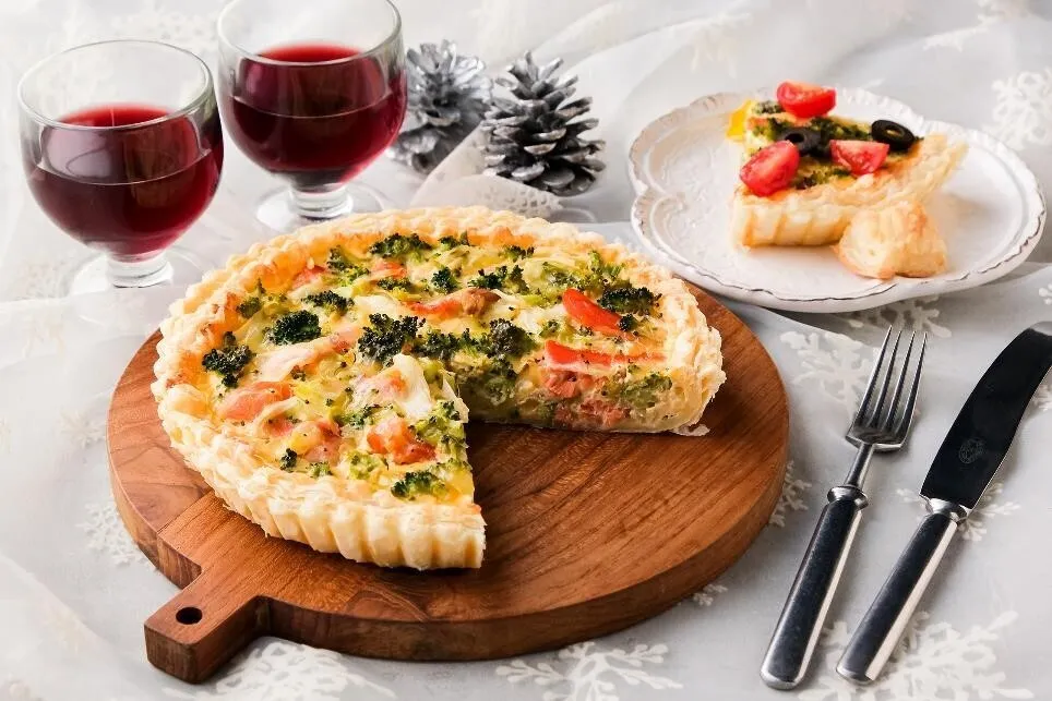 ①に④を流し入れて180℃のオーブンで約20分焼く。