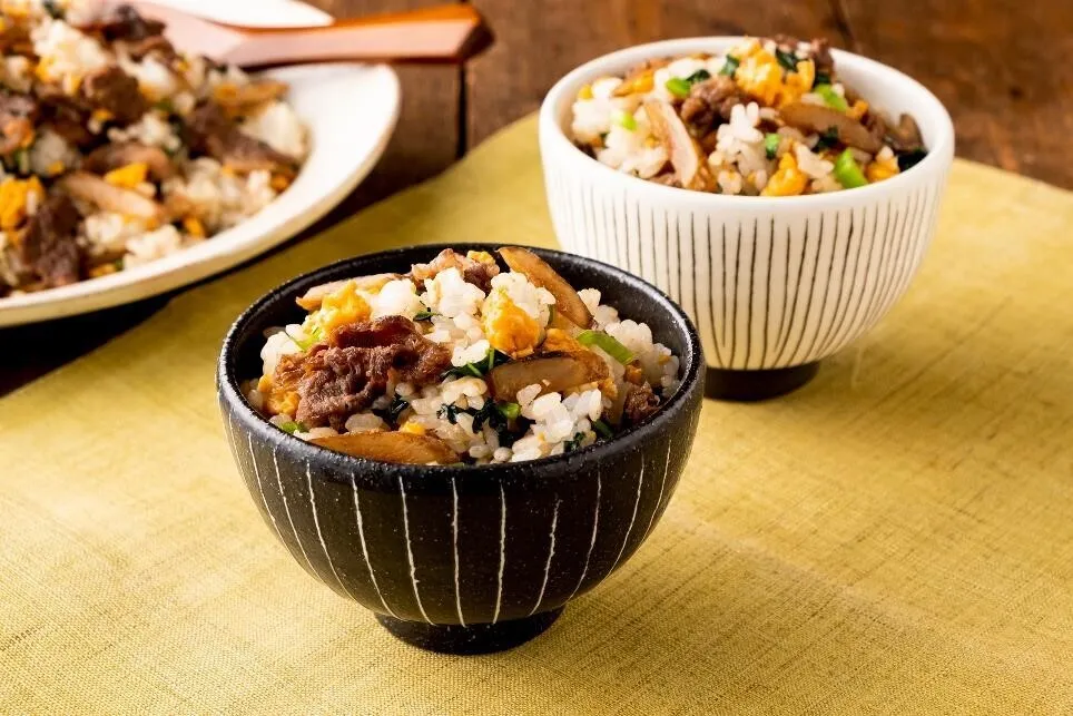 ご飯に②、③を加えてざっくりと混ぜ合わせる。