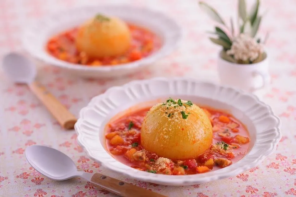 器に盛って粉チーズとパセリを散らす。