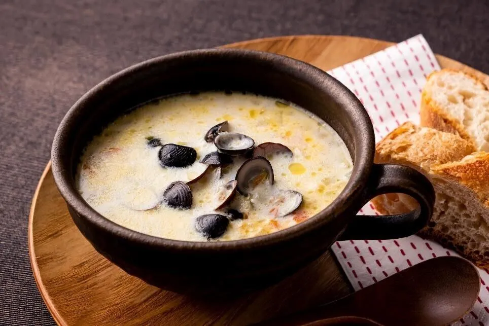 しじみを加え、口が開いたらAを加えてひと煮する。