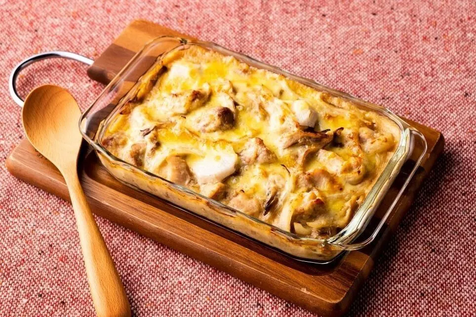 耐熱の器に流し入れてチーズを散らし、オーブントースターで焼き色がつくまで焼く。