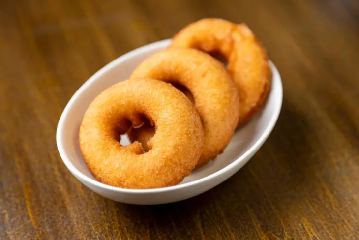 160℃に熱した油で、4をきつね色になるまで揚げる。