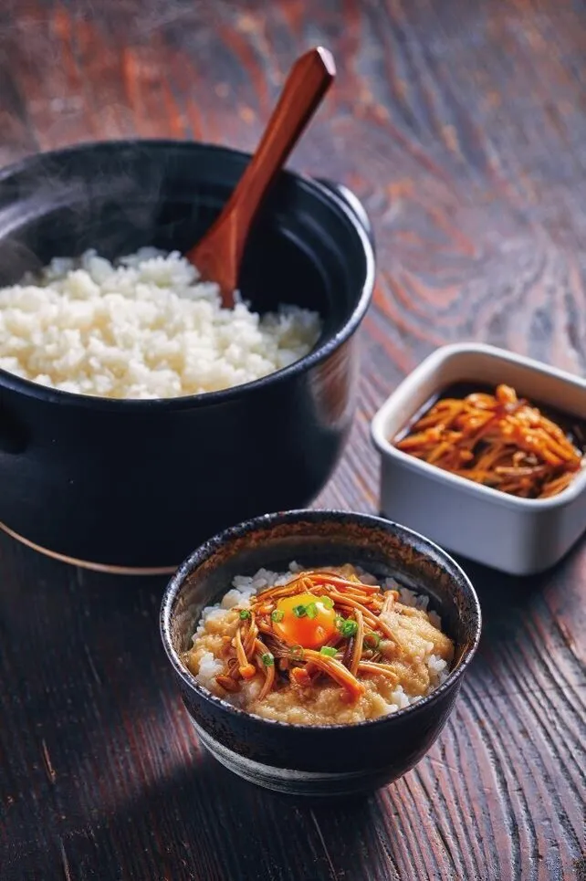 ①の鍋に②、昆布、しょうゆ、みりんを入れ、煮立てる。弱火にして時々混ぜながら、煮汁が少なくなるまで約10分煮る。