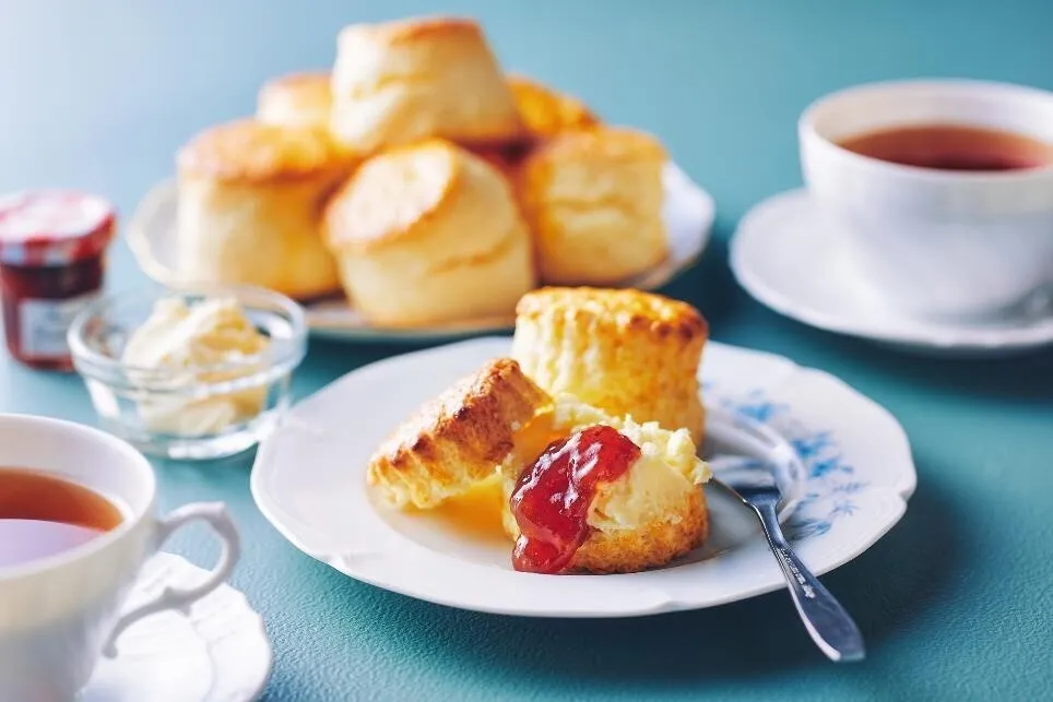 天板に④を並べて表面に溶き卵を塗り、オーブンで15～20分焼く。