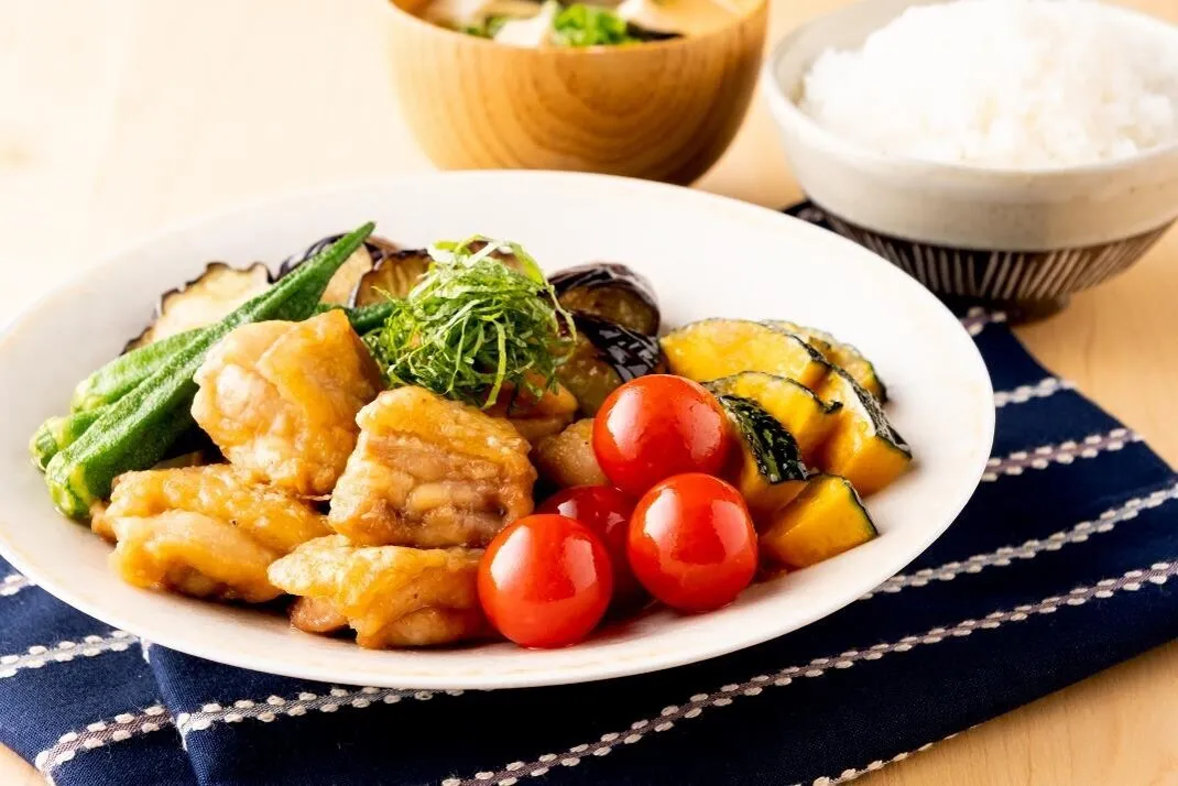 器に④を盛り、大葉をのせる。