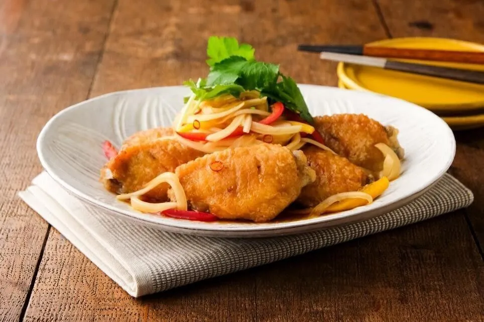 器に盛り、三つ葉をのせる。